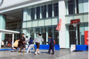 ライフタイム製バスケットゴールイベント使用例『bj リーグ2011-2012 シーズンオールスターゲームin 埼玉』プレイベント画像。LT-90089